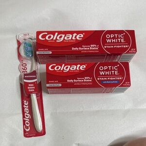 Colgate Optic White Toothpaste and Toothbrush Set - Red
